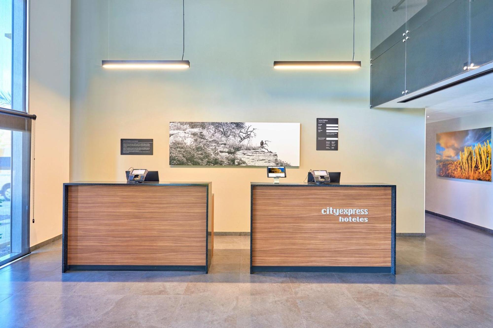 City Express By Marriott Comitan Екстериор снимка